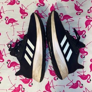 🖤Adidas Boys Size 5 Black Cloudfoam Sneakers🖤